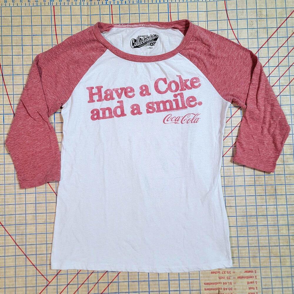 Old Navy Collectibles Coca Cola 3/4 sleeve Medium